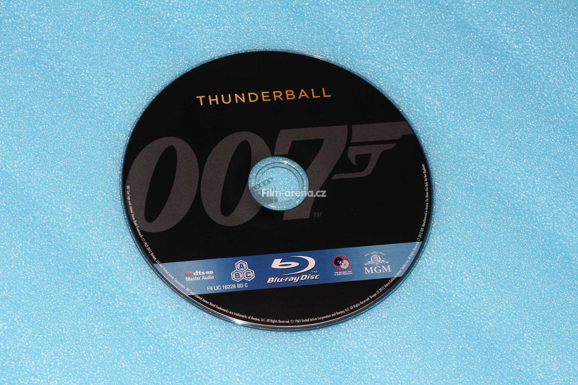 http://www.filmarena.cz/upload/images/nazivo/James_Bond/1965_Thunderball/1965_thunderball_06.jpg